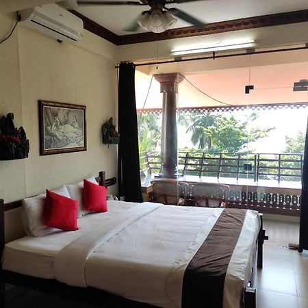 Kovalam Beach Hotel Luaran gambar