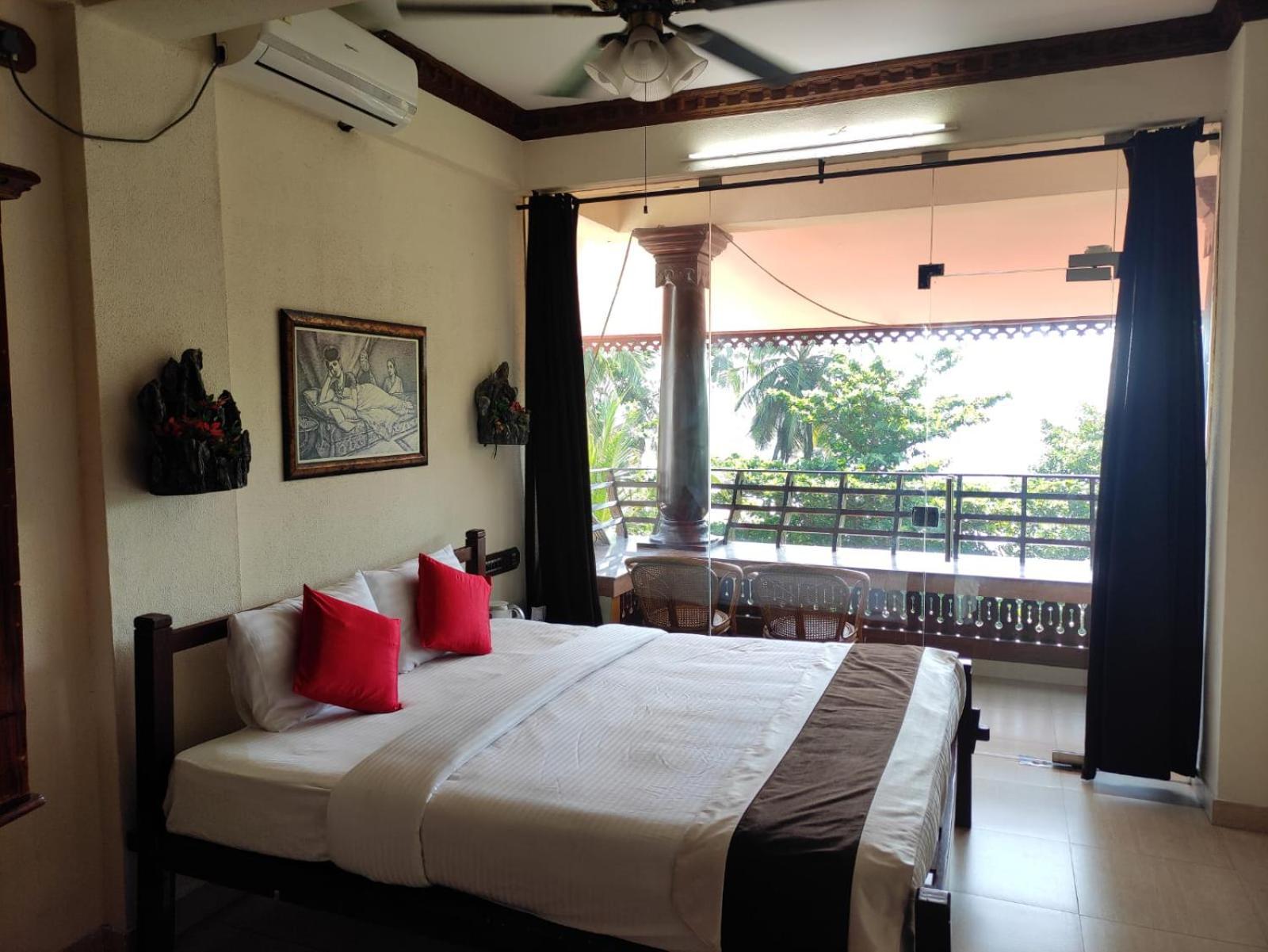 Kovalam Beach Hotel Luaran gambar