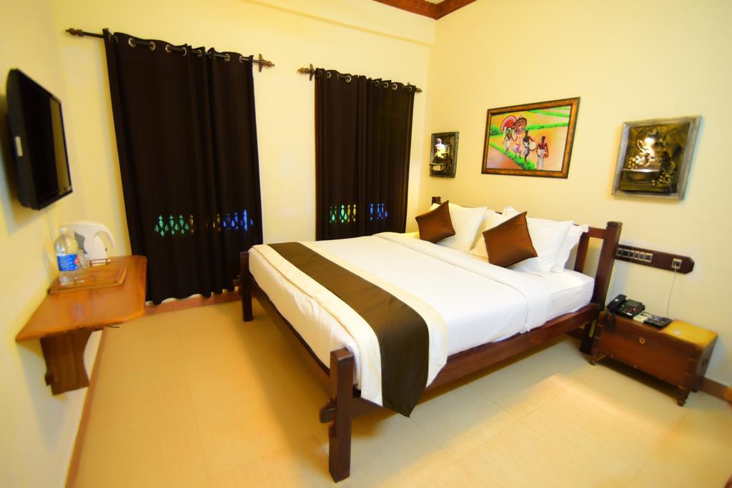 Kovalam Beach Hotel Luaran gambar