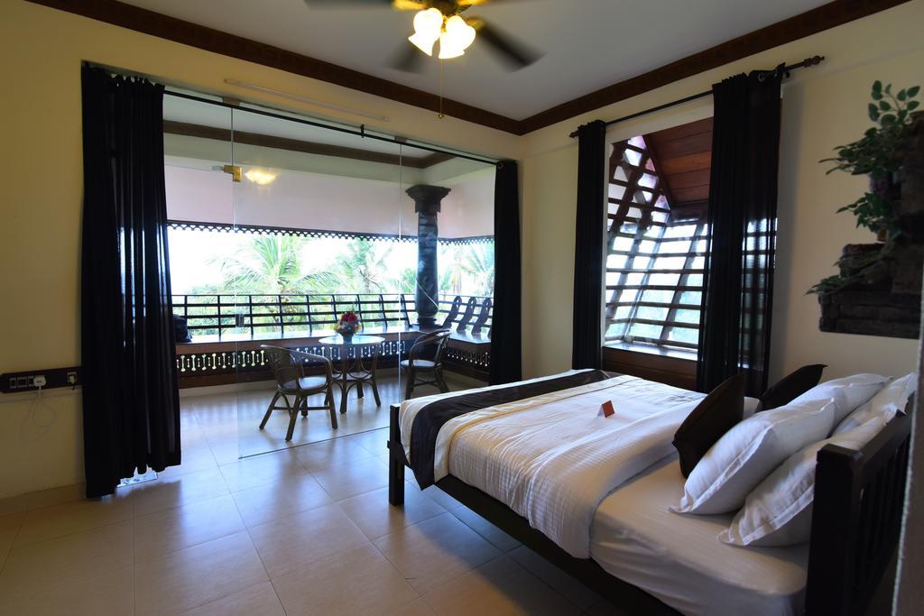Kovalam Beach Hotel Luaran gambar