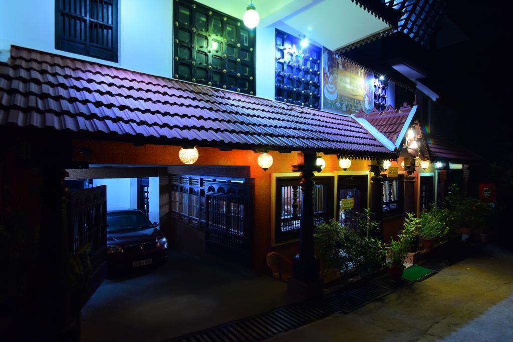 Kovalam Beach Hotel Luaran gambar