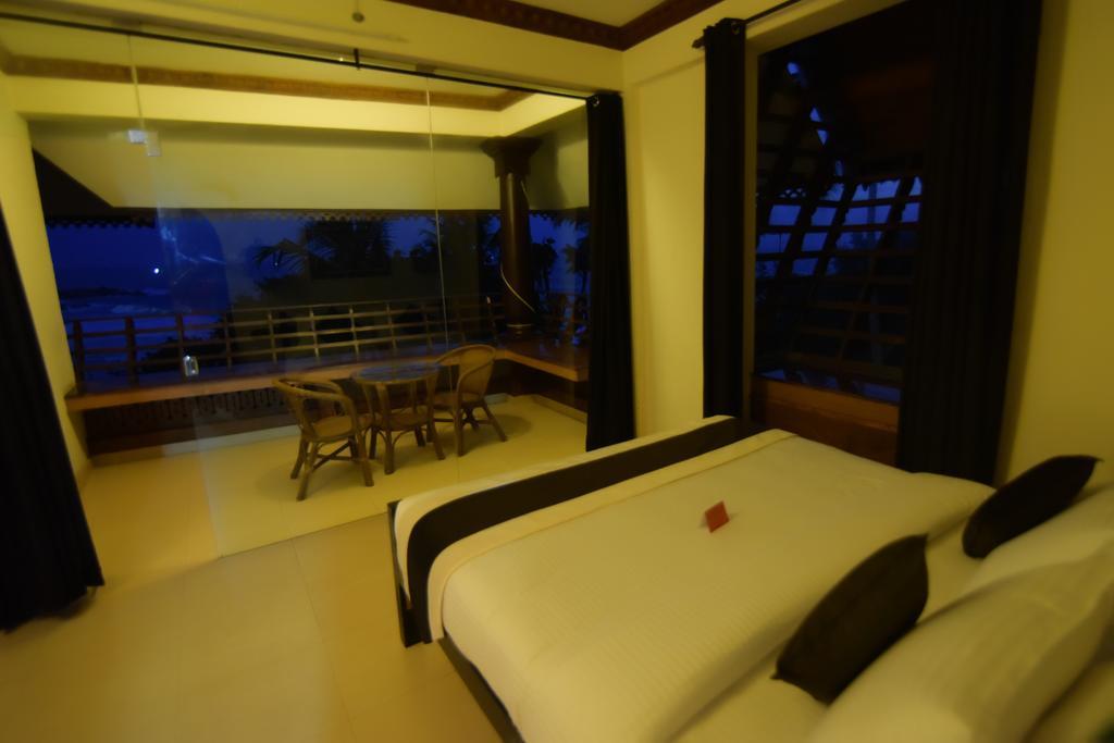 Kovalam Beach Hotel Luaran gambar