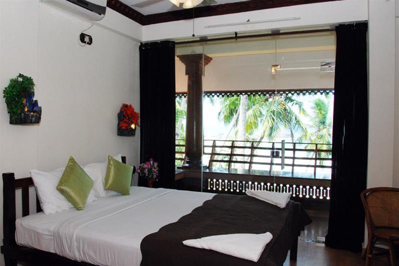 Kovalam Beach Hotel Luaran gambar