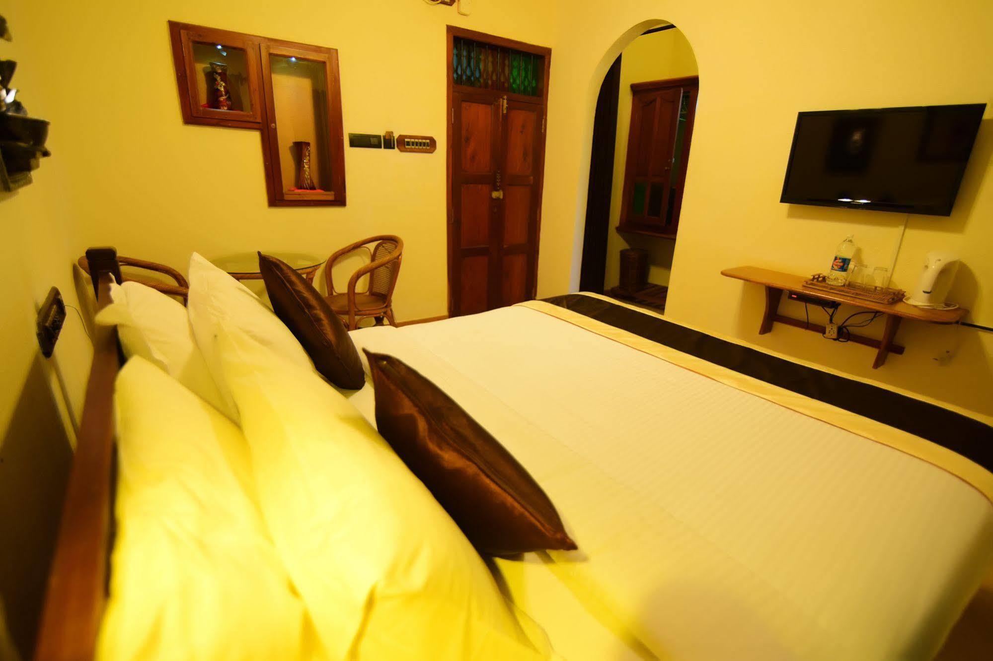 Kovalam Beach Hotel Luaran gambar