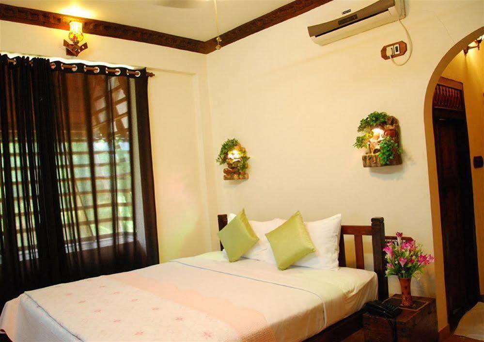 Kovalam Beach Hotel Luaran gambar