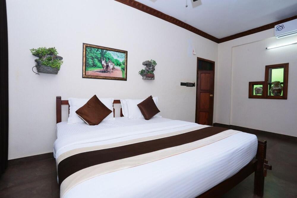 Kovalam Beach Hotel Luaran gambar